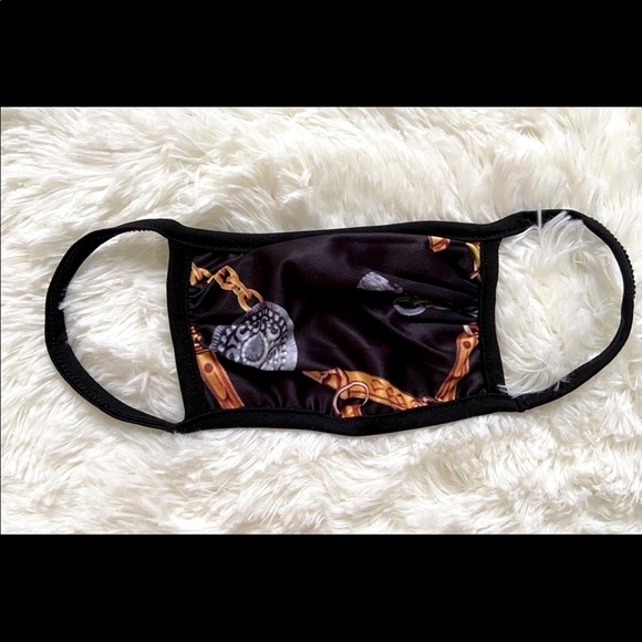 2 Pack silky Face Masks - Picture 2 of 6